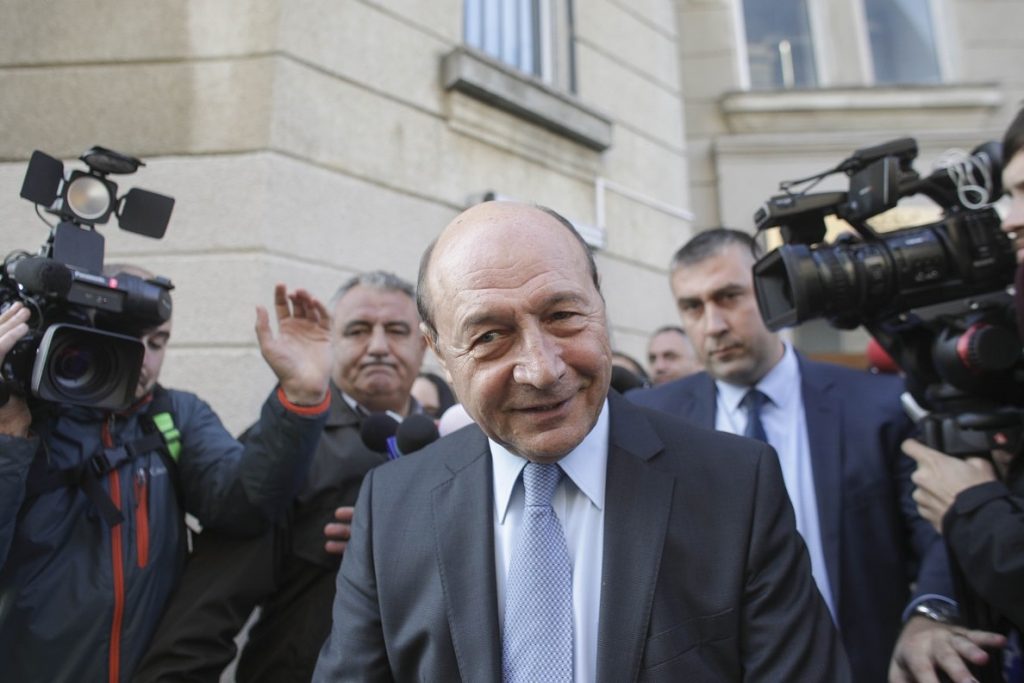 Băsescu avertizează asupra riscurilor formării unui guvern cu sprijinul extremiștilor
