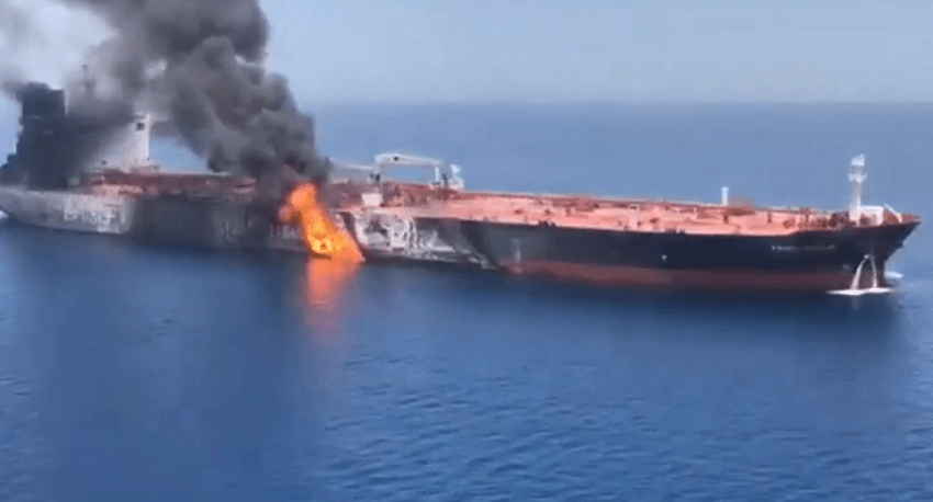 Explozie pe un petrolier norvegian, lovit în largul Omanului, după ce Statele Unite au reluat bombardamentele împotriva Iranului