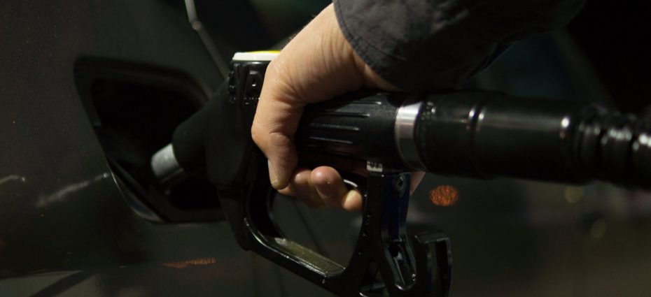 gas benzina motorina oil statie pompa pexels
