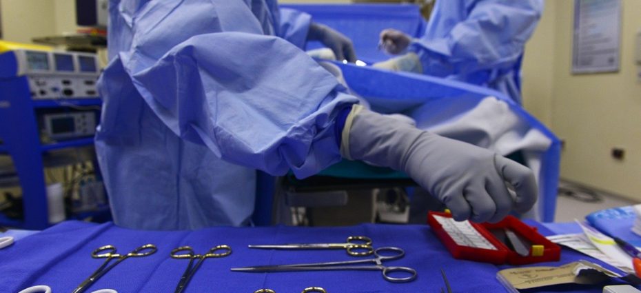 Asistente, sala de operatie, spital, chirurgie
