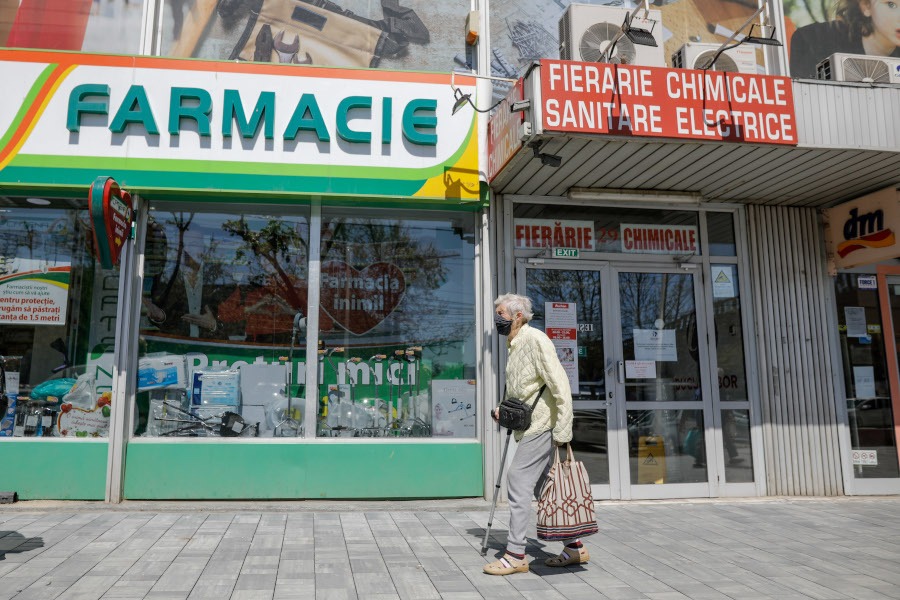 351 de farmacii din Cluj devin puncte de prim-ajutor, în contextul caniculei