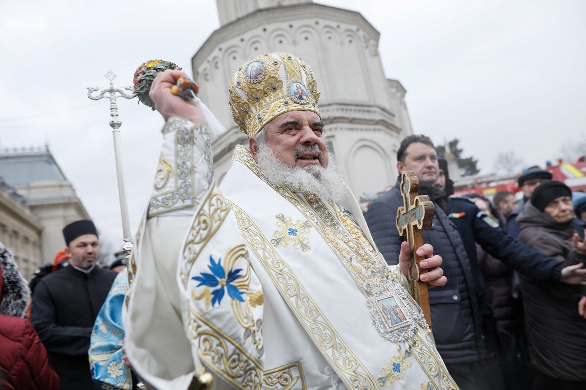 10.000 de litri de apă vor fi distribuiți la Catedrala Patriarhală de Bobotează / Programul evenimentului