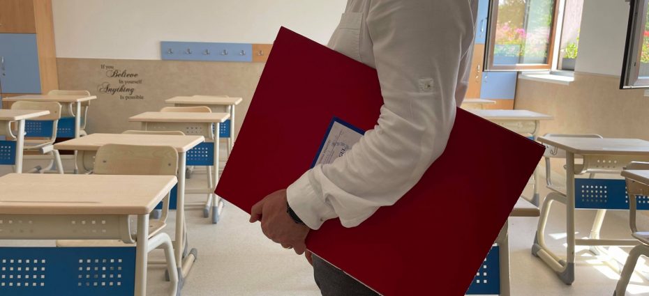 profesor scoala clasa catalog medii vacanta