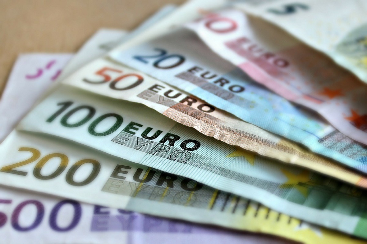 Angajații organismelor intermediare regionale ale Ministerului Investițiilor protestează față de reorganizarea structurilor implicate în gestionarea fondurilor europene