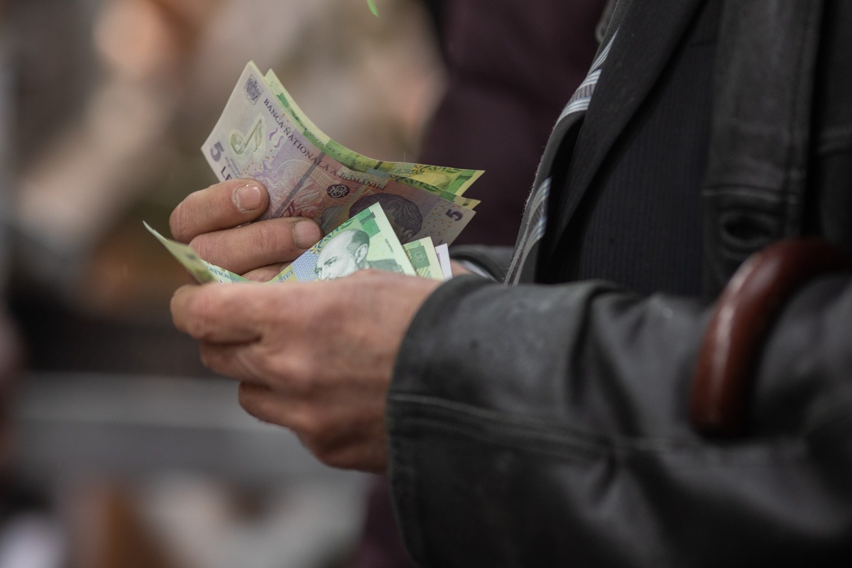 Românii care lucrează în alte state UE vor beneficia de reguli mai clare ce privesc șomajul, pensiile și alte drepturi sociale