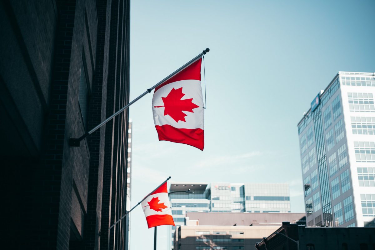 Canada intenţionează să anunţe la summitul NATO că 10 ţări susţin înfiinţarea unei bănci globale pentru apărare