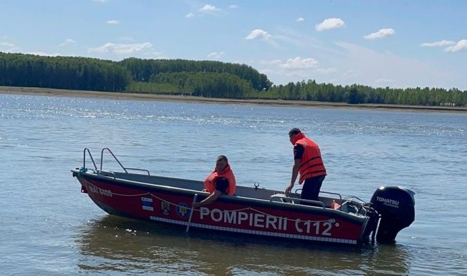 Doi copii au murit înecați în râul Mureș / Intraseră în apă la scăldat