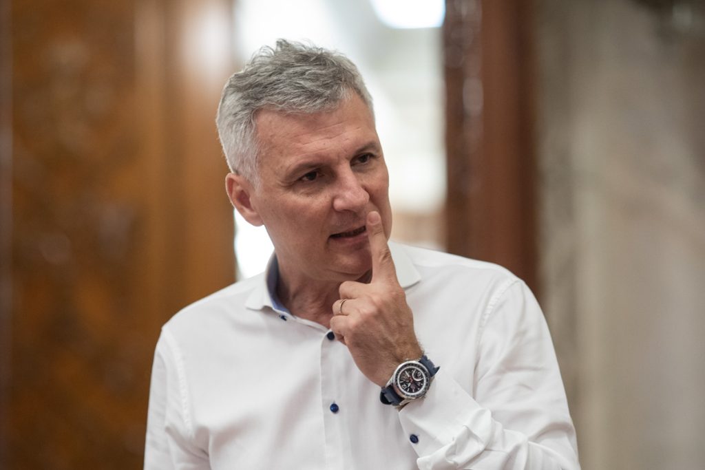 Daniel Zamfir (PSD) îl acuză pe Ilie Bolojan că ”s-a înțeles cu Simion” pentru alegeri anticipate / PSD a declanșat criza politică împreună cu partidul extremist AUR, după ce au dat jos Guvernul Bolojan prin moțiune de cenzură
