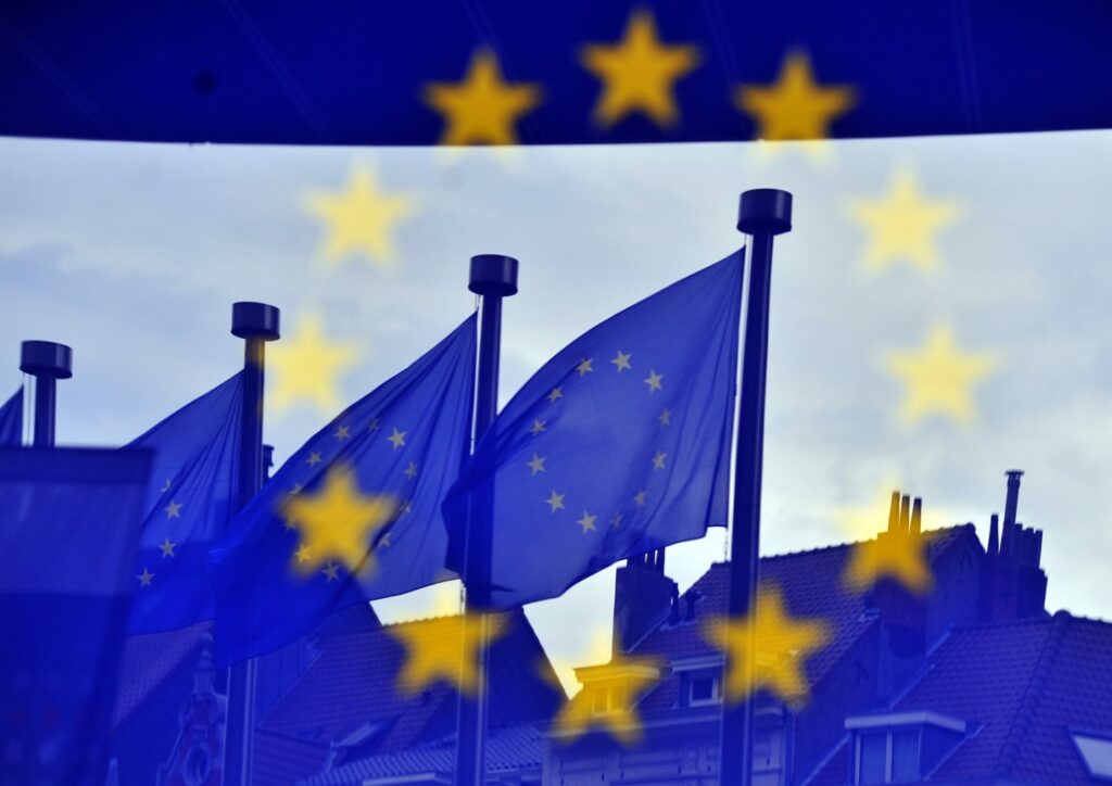Comisia Europeană pregătește noi reguli pentru limitarea accesului copiilor la rețelele sociale