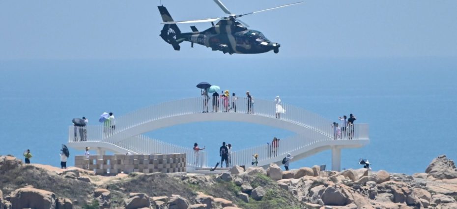 china, taiwan, exercitii militare, manevre militare, elicopter, rachete, turisti, coasta, marea chinei, stramtoarea taiwan, beijing, taipei