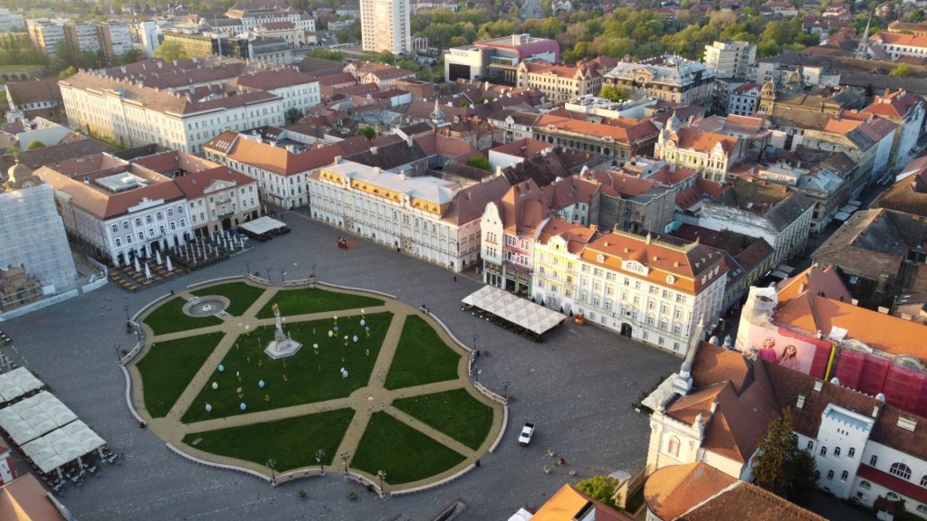 Reorganizarea Primăriei Timișoara, blocată de 3 angajați /  Au dat administrația locală în judecată / Consiliul Local a decis concedierea a peste 100 de angajați