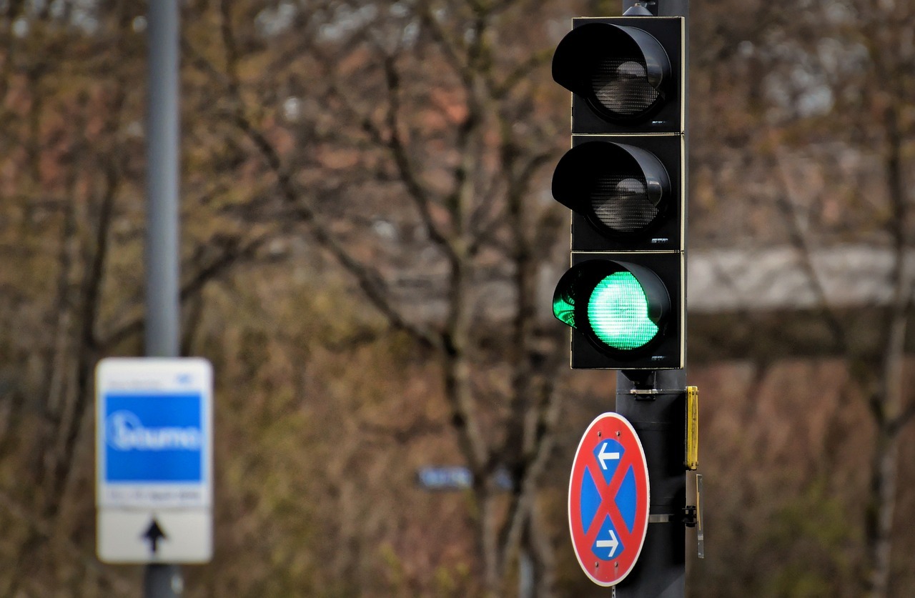 Peste 85 de milioane de lei pentru modernizarea semaforizării în București / 92 de intersecții vor avea sisteme bazate pe inteligență artificială