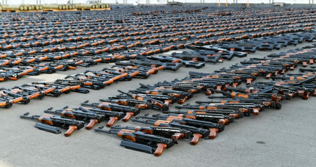 Siria anunță confiscarea unui transport de arme destinat Hezbollah la granița cu Irakul