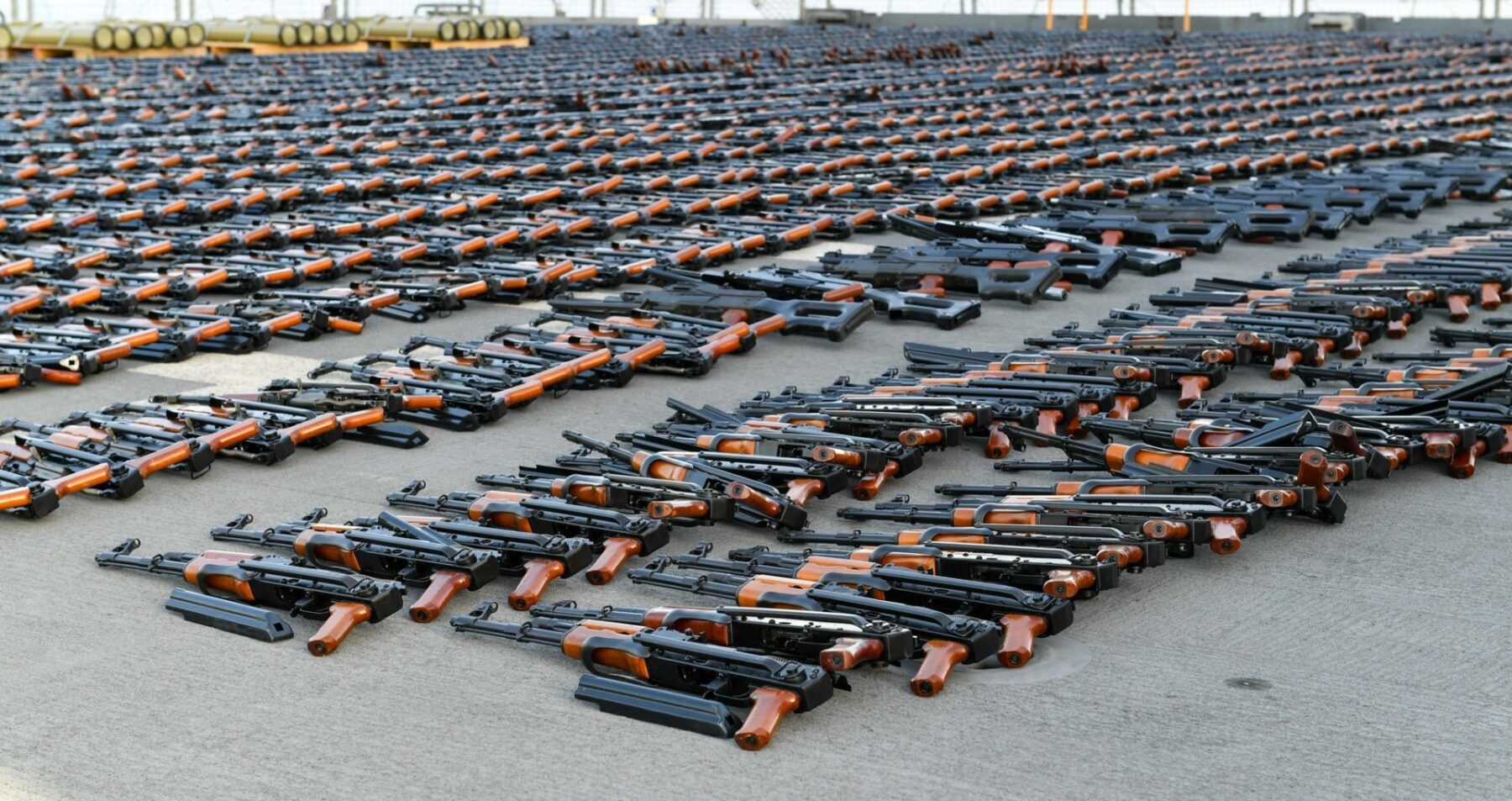 Siria anunță confiscarea unui transport de arme destinat Hezbollah la granița cu Irakul