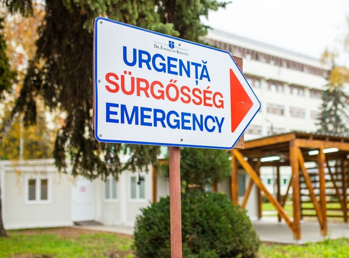 Primăria Sfântu Gheorghe va expune în spaţiul public plăcuţele bilingve înlocuite prin decizie judecătorească