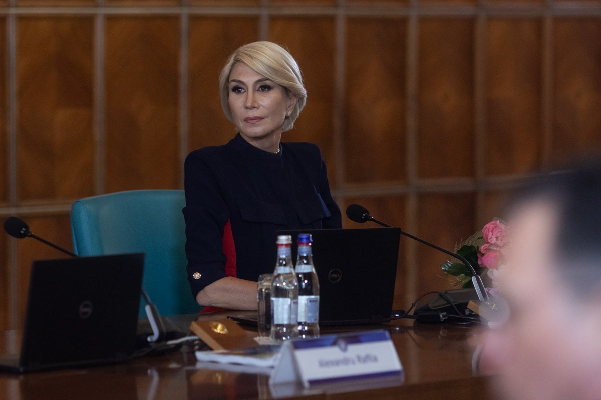 Raluca Turcan: Grindeanu compară merele cu perele, doar ca să îi iasă de un atac manipulator şi fals la adresa premierului