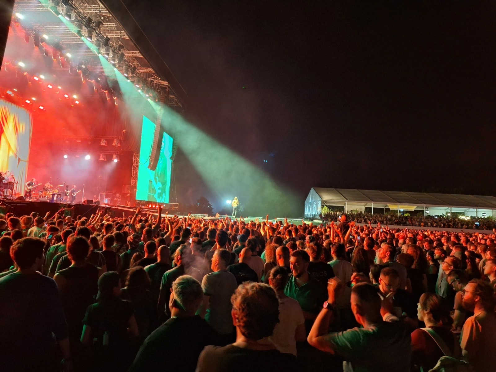 Au explodat prețurile la cazare, în Cluj, înainte de Electric Castle / Se ajunge la peste 7.000 de lei pentru închirierea unui apartament, pe întreaga perioadă a festivalului