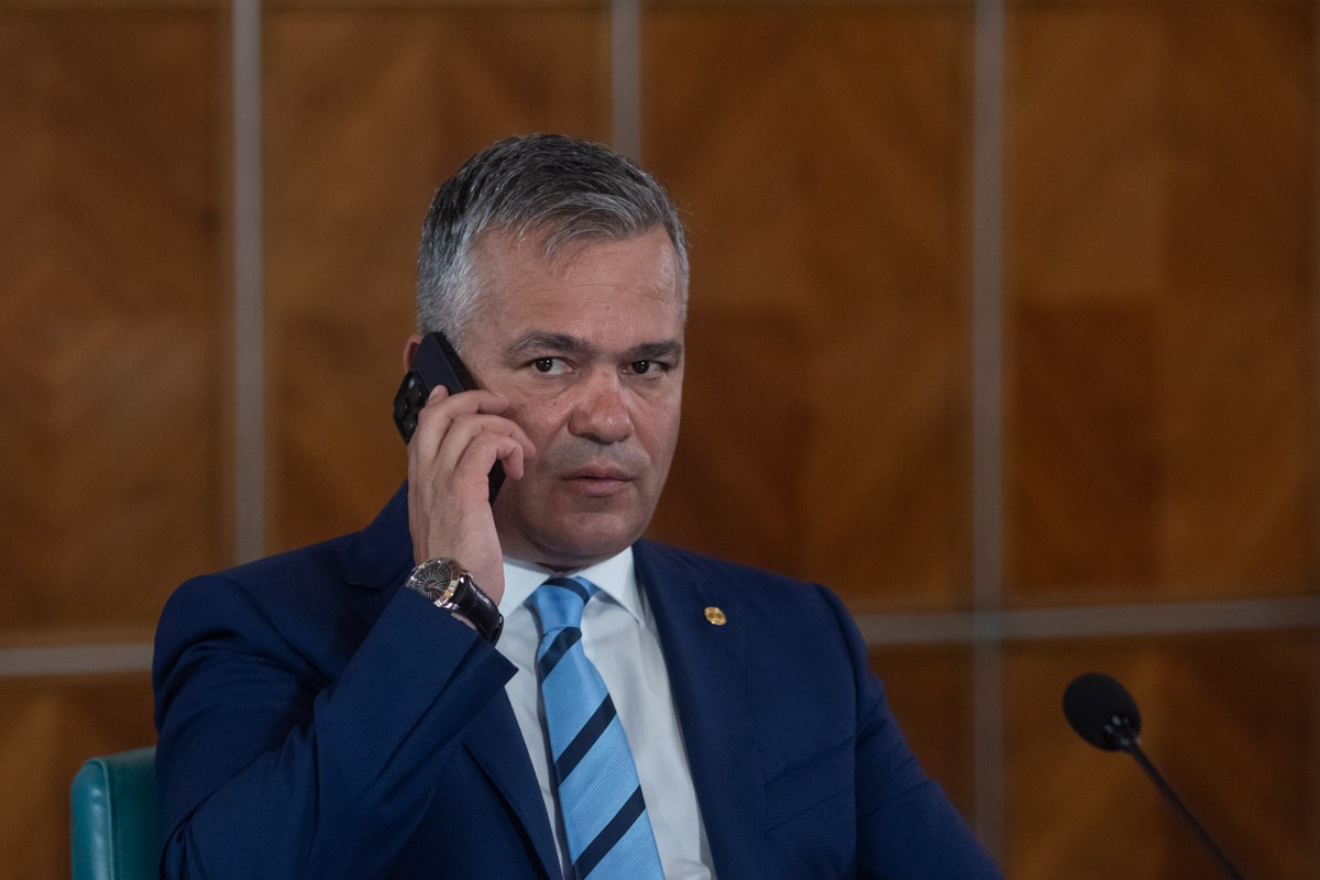 Adrian Veștea: Ceea ce se întâmplă astăzi nu este o amenințare pentru PNL. Este un moment de responsabilitate / Ciprian Ciucu: Sunt cuvinte fără rost. Ai complotat împotriva colegilor tăi. Ai complotat și ai trădat încrederea noastră a tuturor