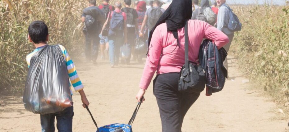 migranti, refugiati, mare, ocean, mediterana, corturi, tabere migranti, cartier refugiati, familie migranti