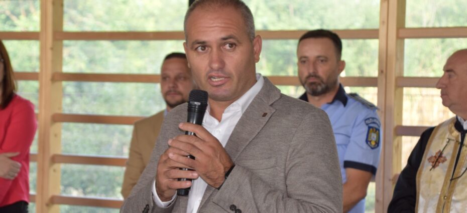 primar crevedia, Florin Petre