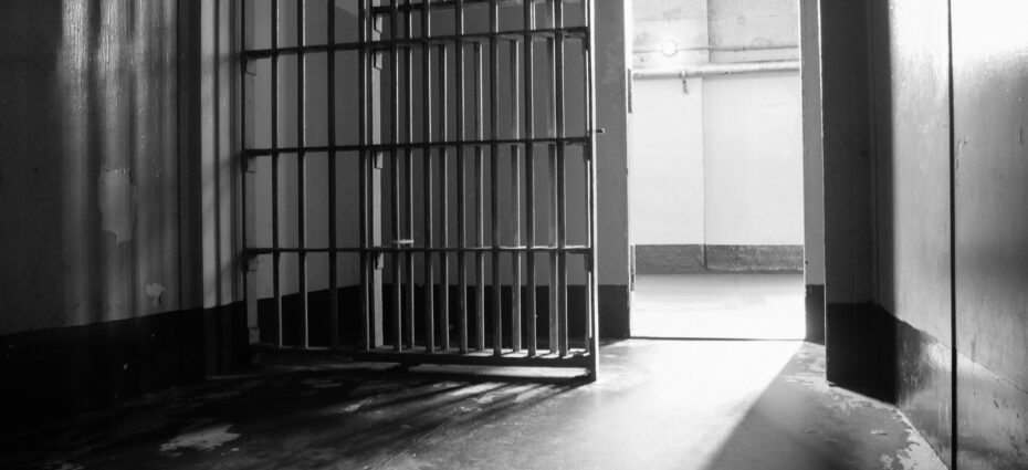 inchisoare, jail, puscarie, gratii, prizonier, celula