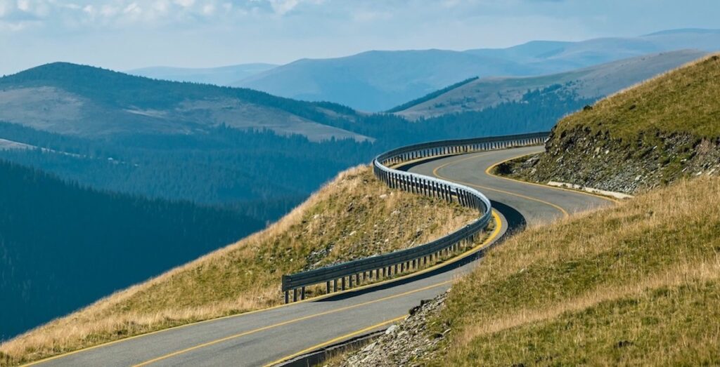 Motociclist din Ungaria, decedat într-un accident pe Transalpina