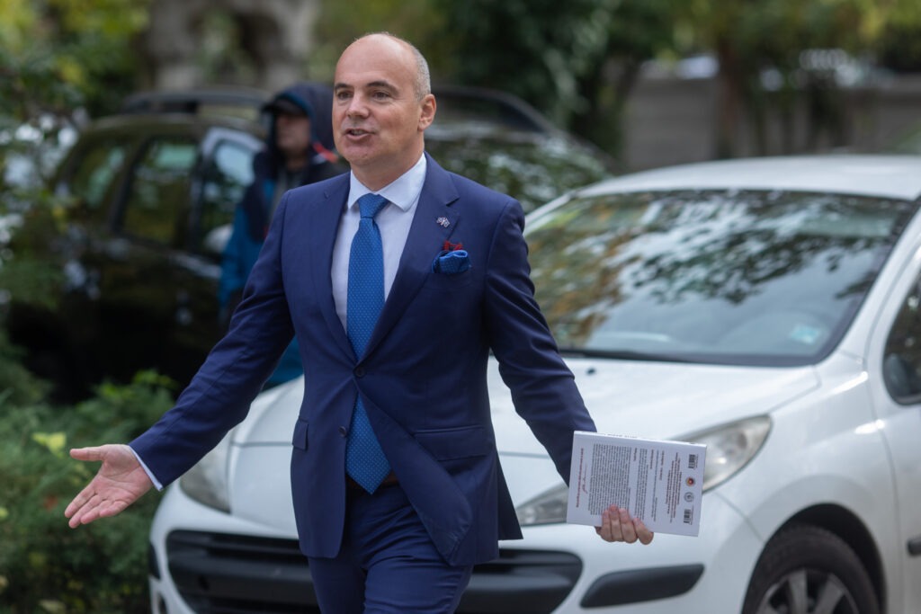 Au lansat un manifest pentru așa zisa Platformă Conservatoare, dar fără susținători asumați / Rareș Bogdan pornește în campanie prin țară să-i racoleze pe primarii liberali