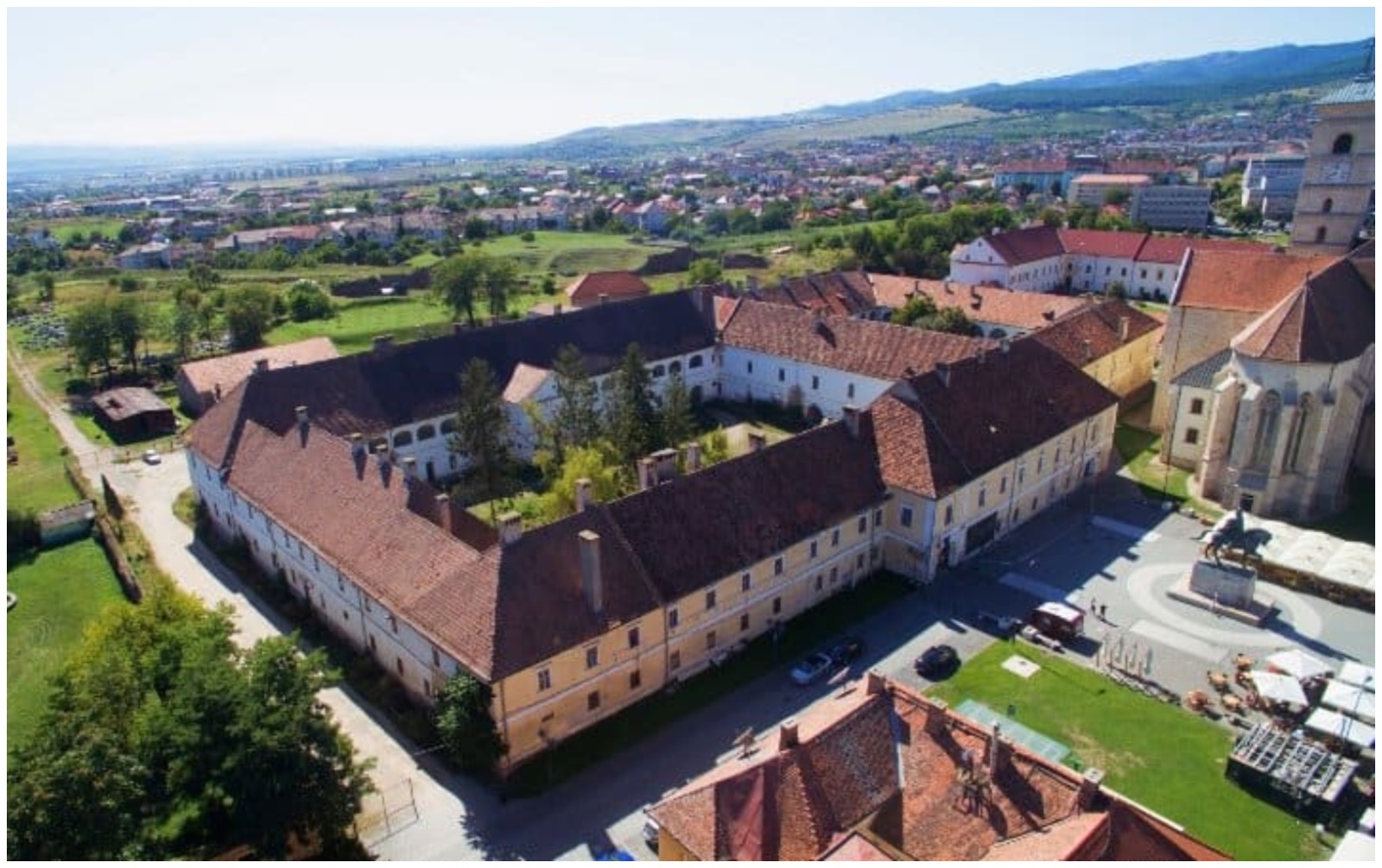 palatul principilor transilvaniei alba iulia