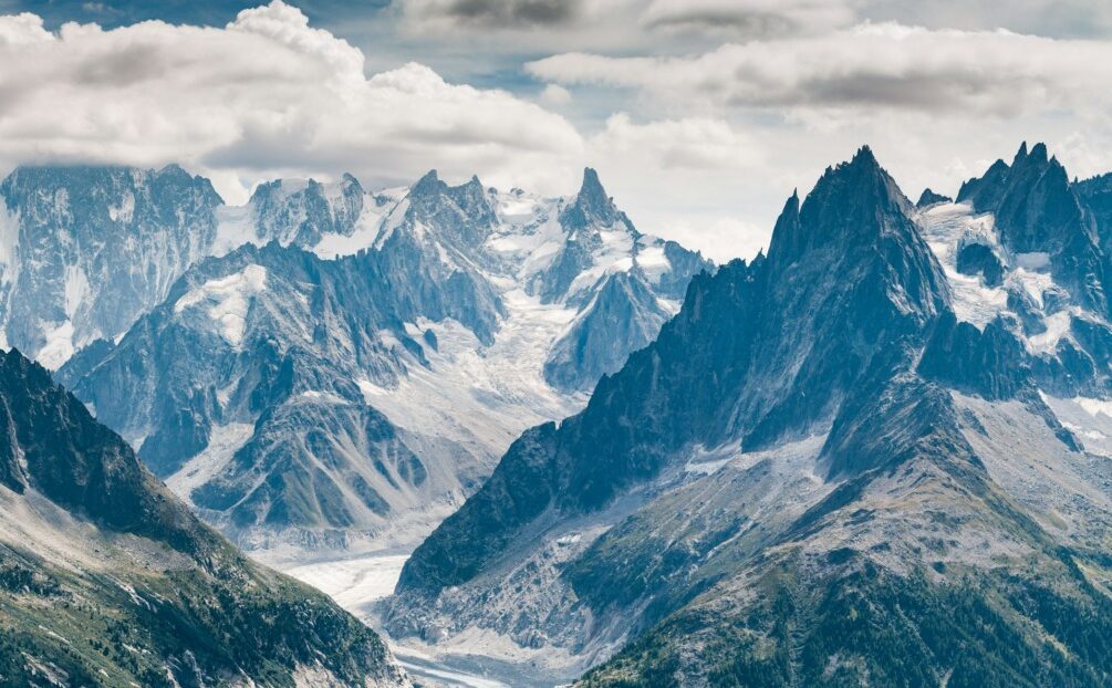 Doi alpiniști români au murit în Gran Paradiso din Alpi / Au căzut într-o crevasă / Trupurile lor au fost găsite la o altitudine de peste 3.500 de metri