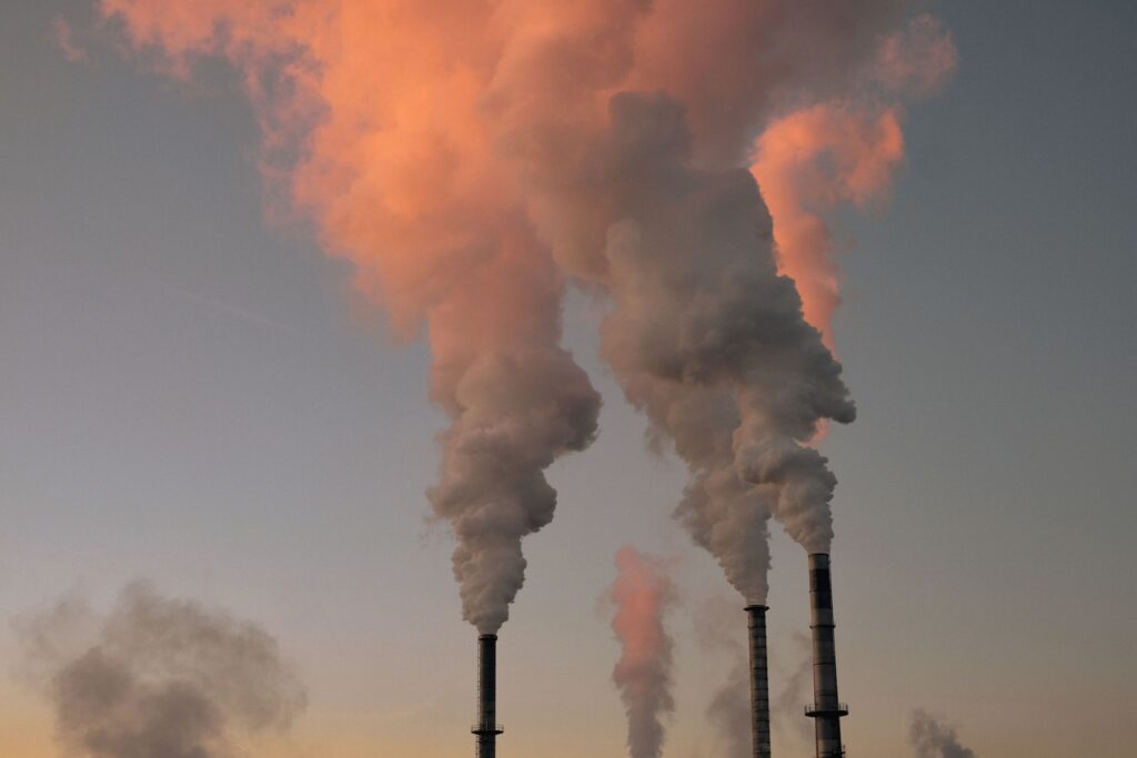 10 state UE cer revizuirea taxei pe carbon / România se alătură opoziției față de noua taxă pe combustibili