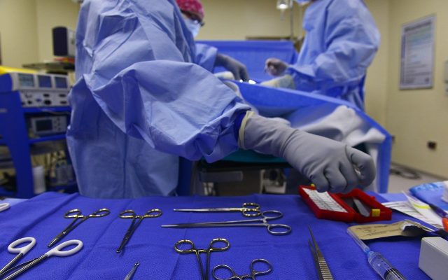 Medicul Dan Tesloianu, trimis în judecată pentru implantarea la 185 de pacienţi de stimulatoare cardiace extrase de la cadavre
