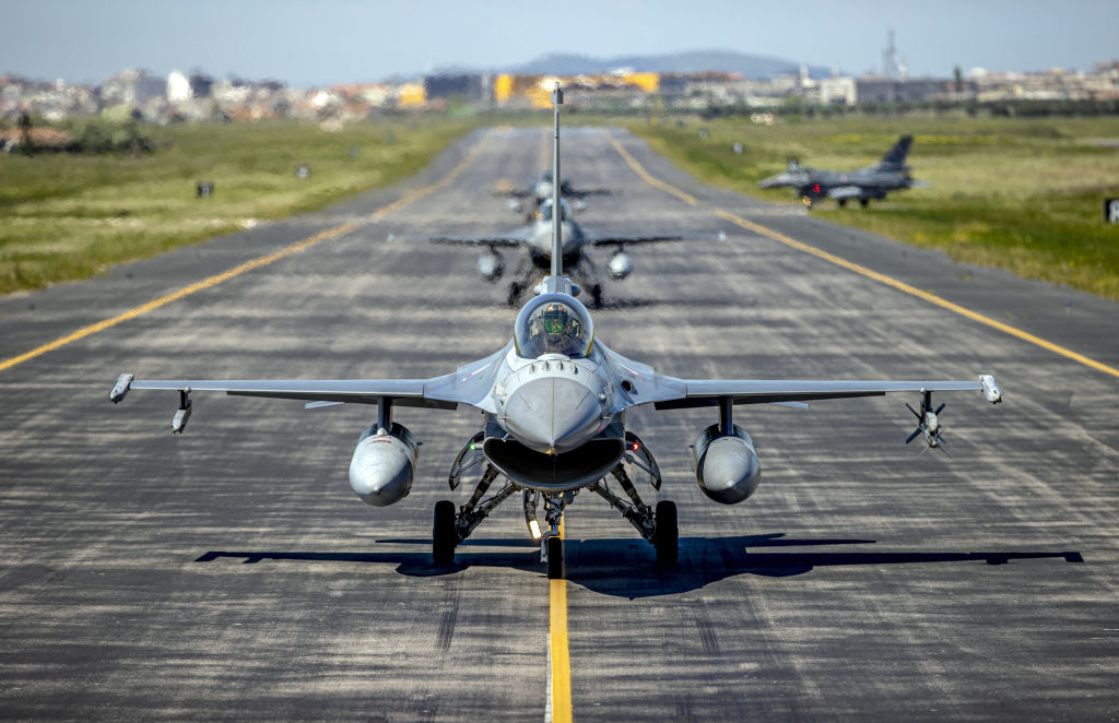 De ce nu a doborât armata română drona rusă de la Galați, deși piloții au avut autorizația de tragere: timp prea scurt la dispoziție, risc mare de daune colaterale și restricții legislative