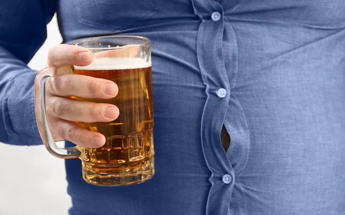 Legea care permite comercializarea și consumul băuturilor cu până la 5,5% alcool în arenele sportive intră în vigoare în această săptămână