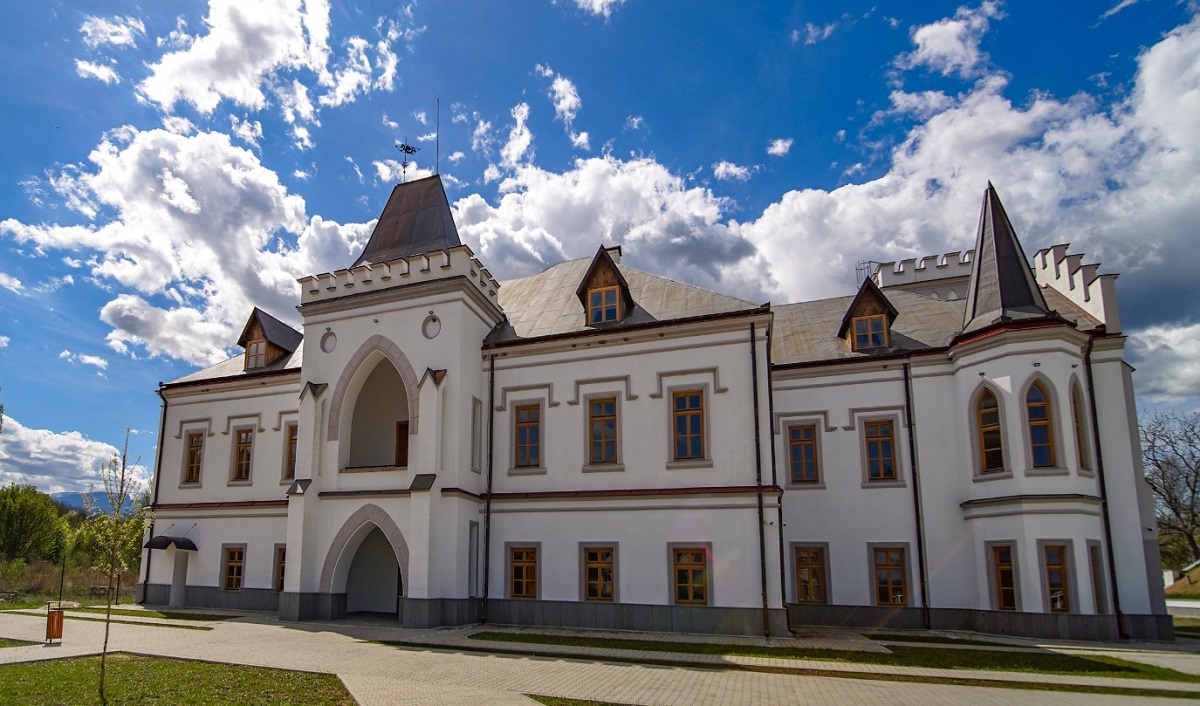 Spectacole de artă şi teatru Kabuki la Castelul Nopcsa din Ţara Haţegului şi în Cetatea Deva