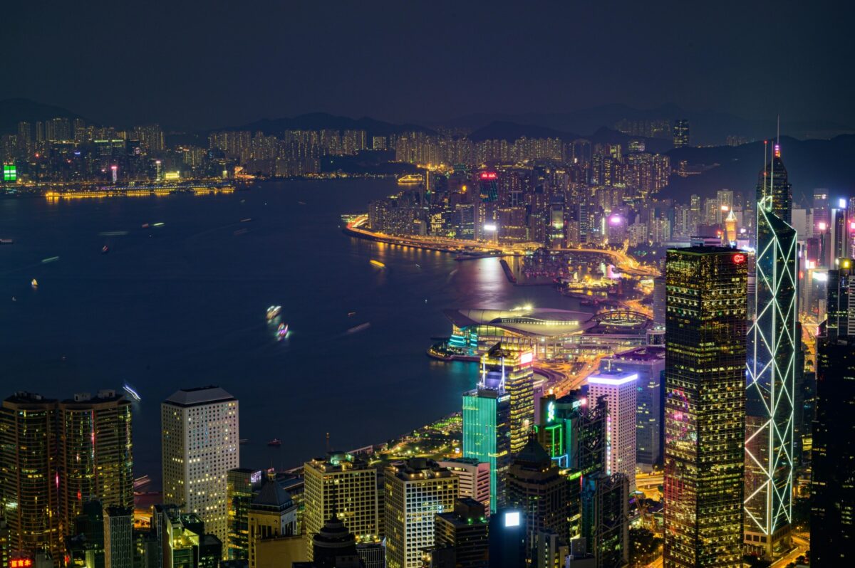 Vânzările din retailul din Hong Kong au crescut cu 8,6% în aprilie, susținute de turism și avansul economiei