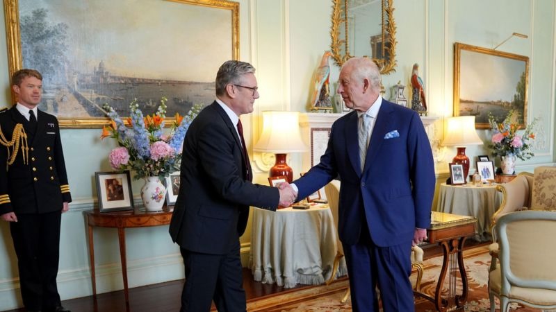 UPDATE Keir Starmer și-a prezentat demisia regelui Charles / Andy Burnham a sosit la Palatul Buckingham