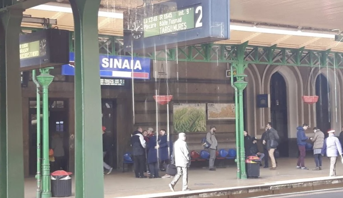 Incendiu în gara Sinaia la locomotiva unui tren care transporta motorină