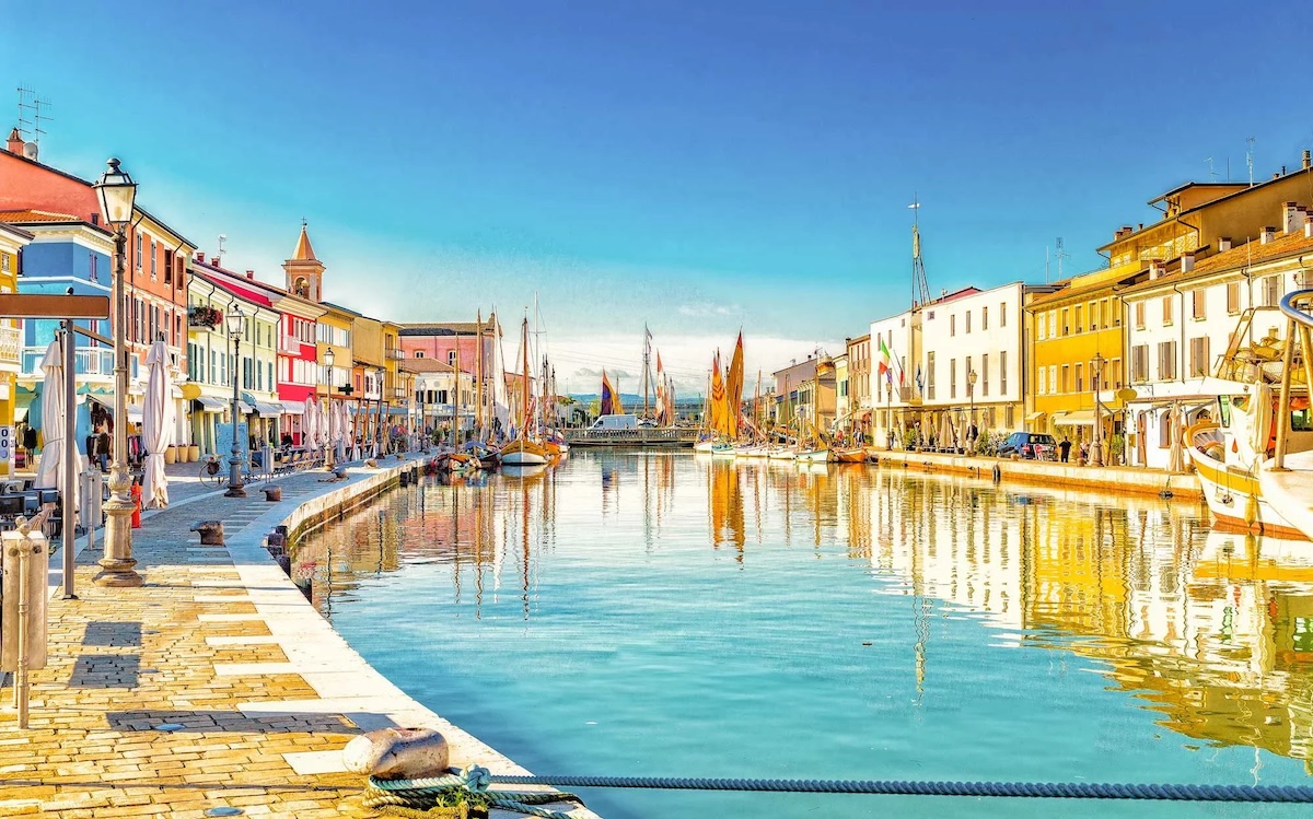 Cât costă o vacanță în Italia / Bilete de avion cu 50% mai ieftine, feriboturi extrem de scumpe și hoteluri arhipline / 1.255 de euro costă cea mai ieftină vacanță pentru o familie cu 2 copii