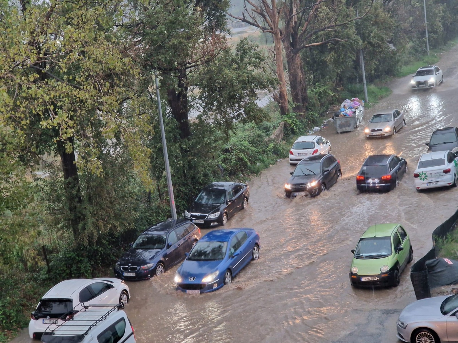 METEO: Cod roșu de ploi torențiale și vijelii în județul Tulcea și cod portocaliu în Constanța și Buzău