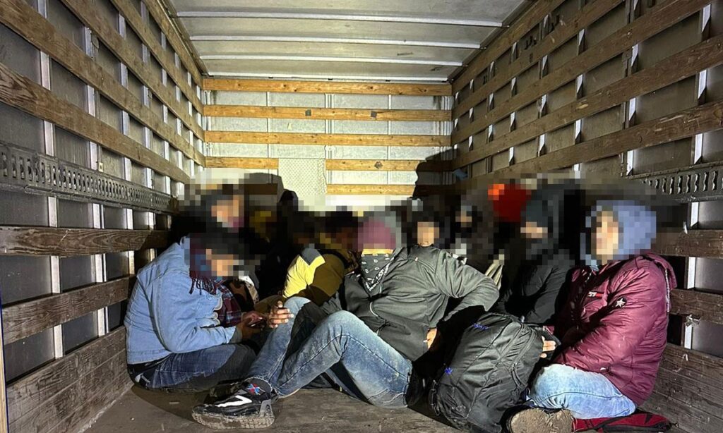 Cinci arestări în Germania și Elveția în raiduri ce a vizat o rețea de trafic de migranți / Sunt acuzați că au introdus ilegal în Germania peste 700 de oameni, obținând milioane de euro
