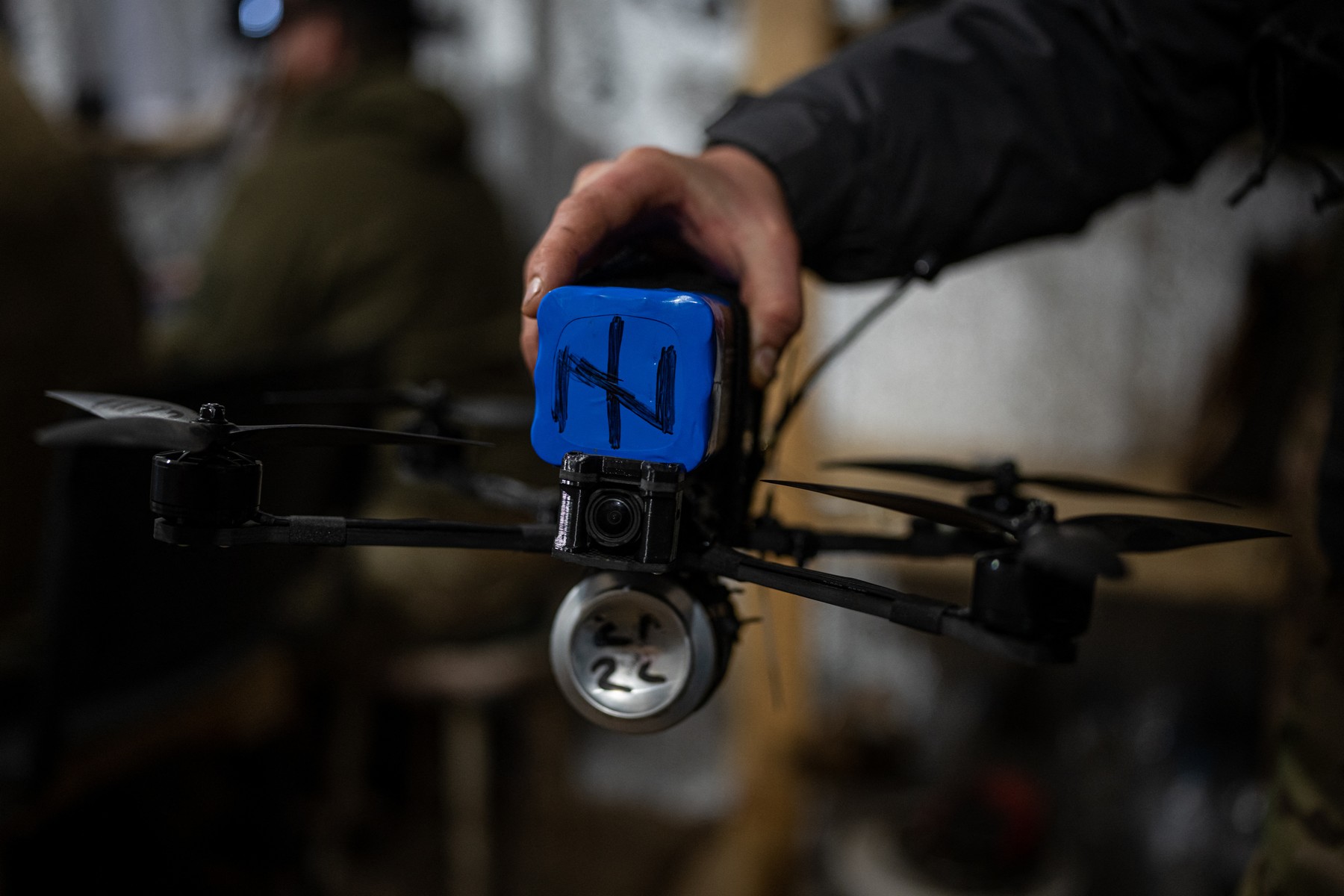 Elevii ruși vor avea cursuri de asamblare și manevrare a dronelor și poligoane electronice de tragere în școli