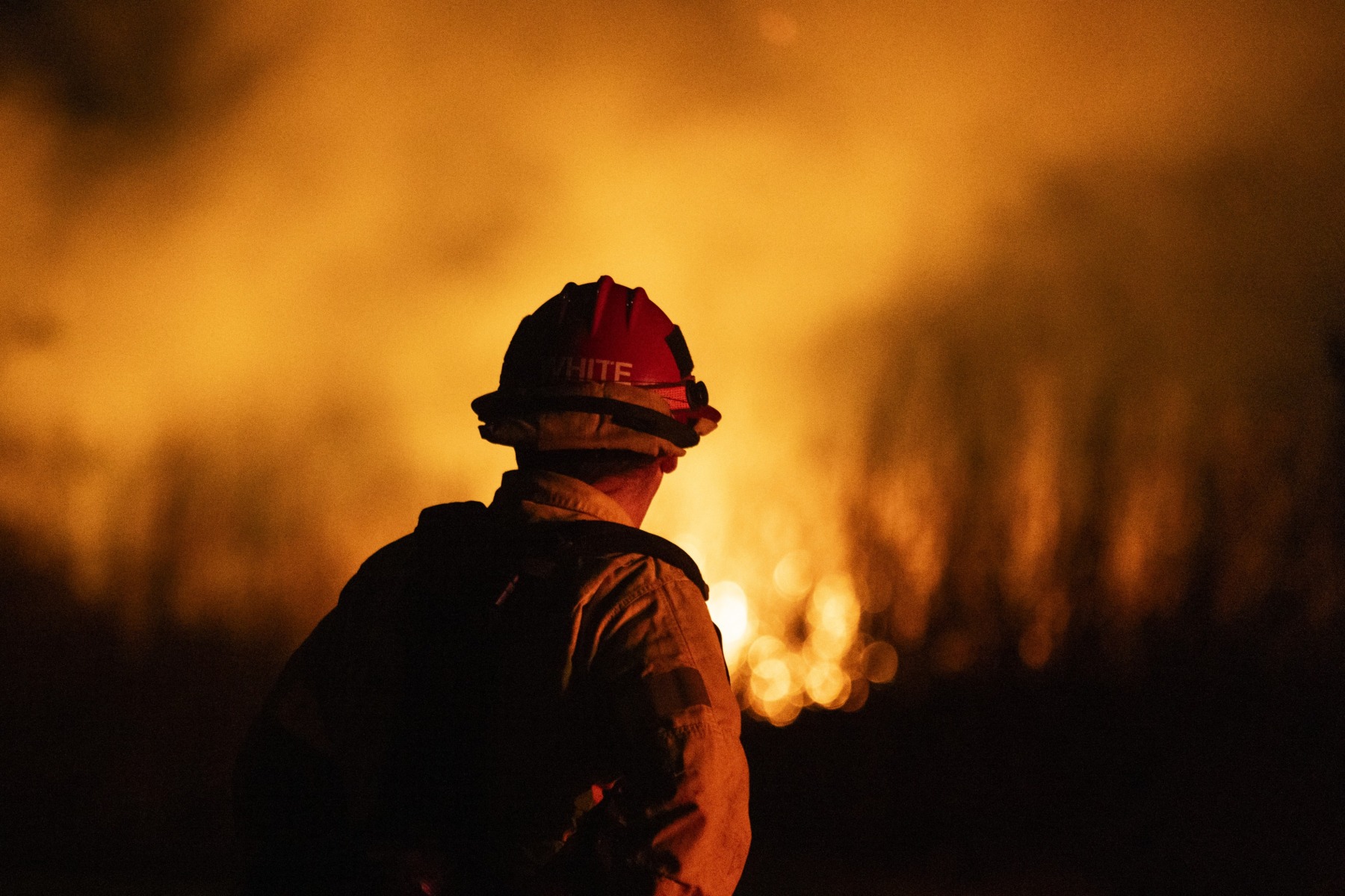 Autoritățile spaniole au declarat o alertă de nivel 2 după ce un incendiu forestier din nordul țării a distrus 330 de hectare și a determinat evacuarea populației