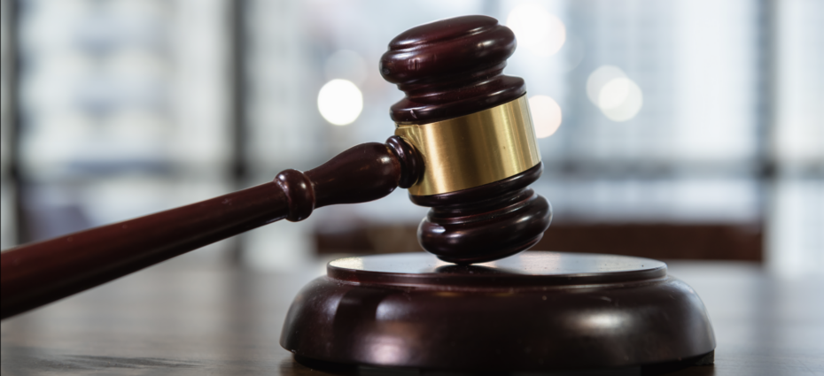 justitie, ciocan de judecatorie, tribunal