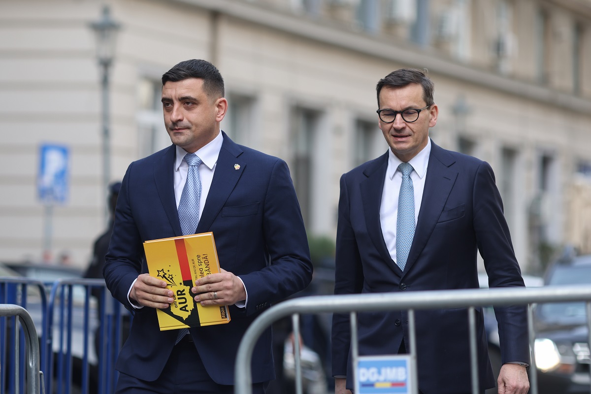Fostul premier Morawiecki, la braț cu George Simion în campanie, a fost exclus din PiS / Partidul polonez Lege şi Justiţie pierde peste 30 de deputaţi care refuză apropierea de extrema dreaptă