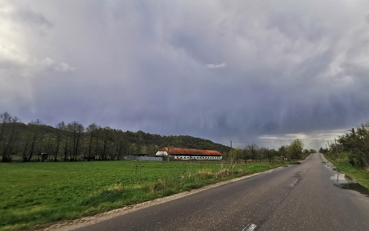Ploi torențiale, vijelii și grindină în Moldova și Muntenia. ANM a emis cod galben