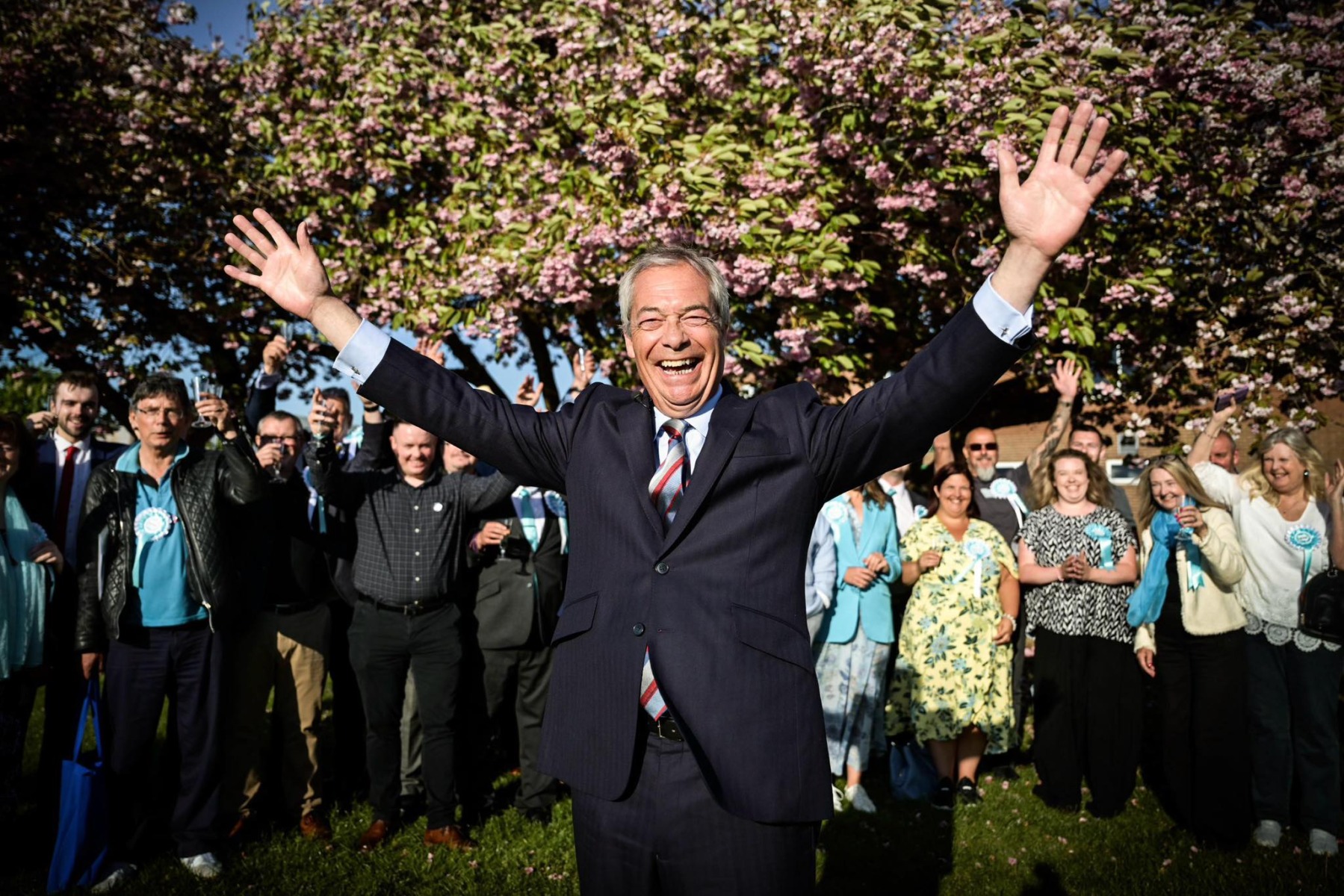 UE face presiuni pentru încheierea rapidă a unui acord cu Marea Britanie după numirea noului prim-ministru, în contextul în care Partidul lui Nigel Farage crește în sondaje