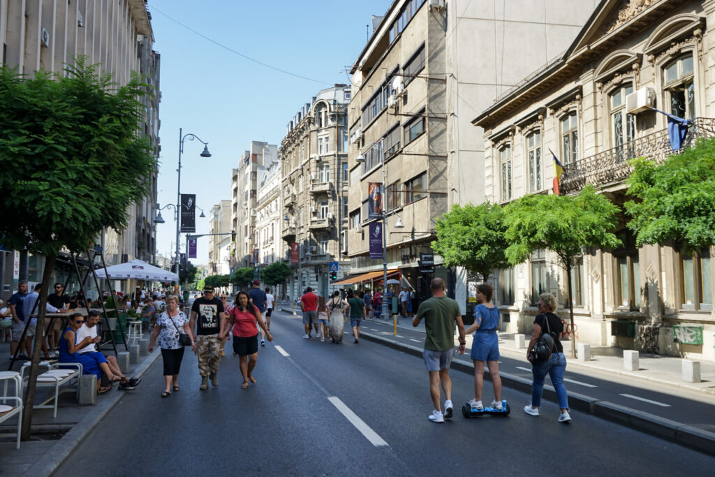 Străzi deschise în București: Weekend fără trafic pe Calea Victoriei