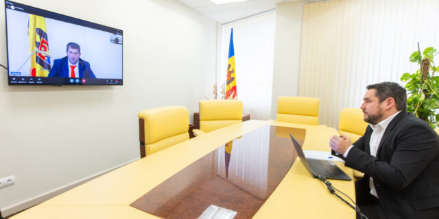 Alexei Lungu (dreapta) în timpul unei discuții din octombrie 2023 cu Ilan Șor (stânga)