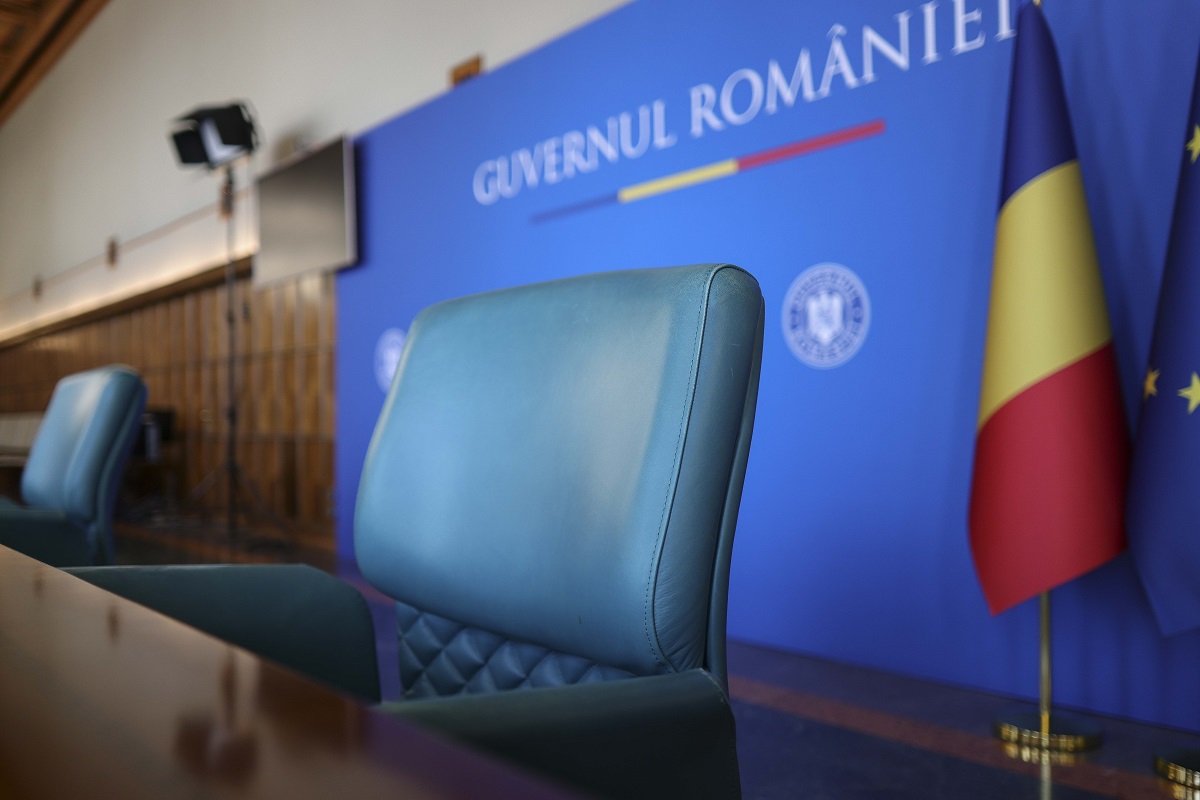 SURSE: Primele nume vehiculate pentru miniștri în Cabinetul Tomac: Luca Niculescu la Externe, Mihnea Motoc la Apărare, Bogdan Drăgoi și Alexandru Nazare la Finanțe, Cătălin Cîrstoiu la Sănătate