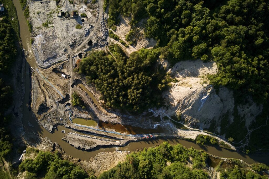 Stare de alertă prelungită, în zona fostei mine de sare de la Praid / Accesul populației în perimetrul salinei și în Canionul de Sare rămâne interzis